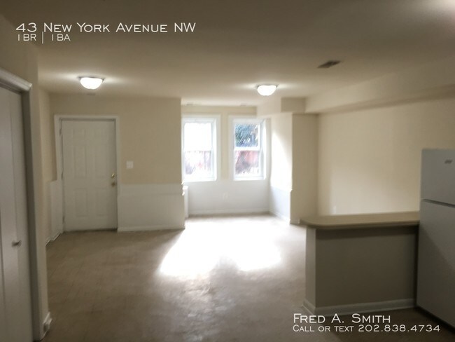 Foto del edificio - 43 New York Ave NW