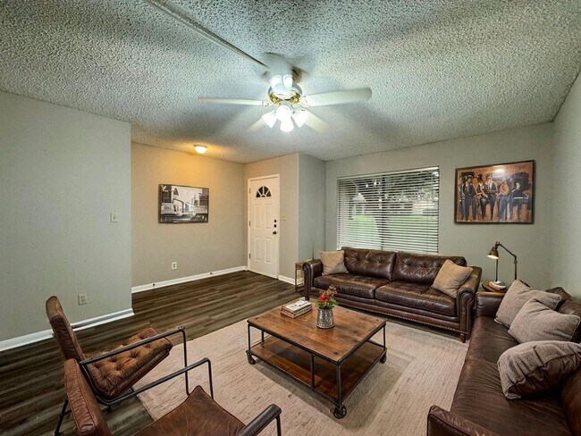 Foto del edificio - Great Condo for lease in North Austin!