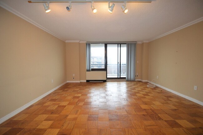 Foto del edificio - 50 Longwood Ave