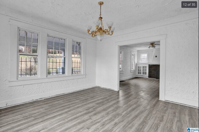 Building Photo - 505 12th St W