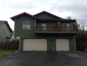 Building Photo - 8925 Lakehurst Dr