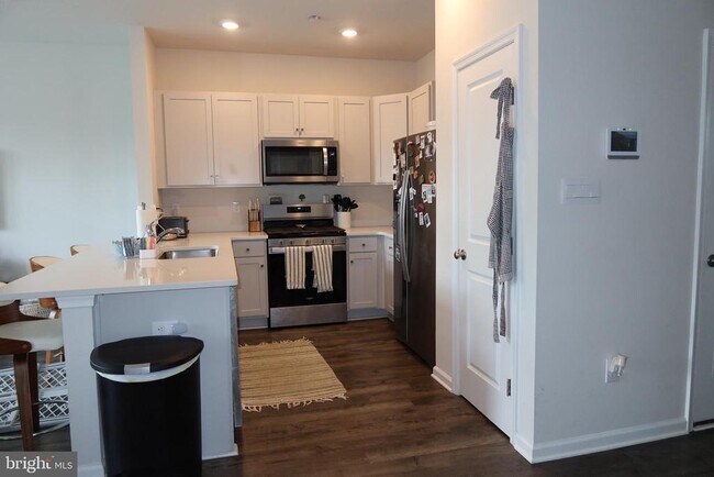 Building Photo - 213 Mazzeo Dr