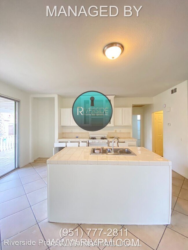 Foto del edificio - 6 br, 3 bath House - 16316 Breezewood Ct