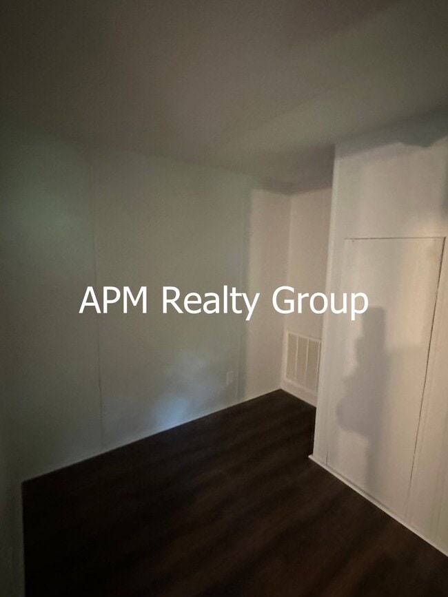 Building Photo - Totally Renovated 4 Bedroom