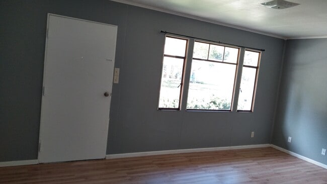 Foto del edificio - 936 N L St