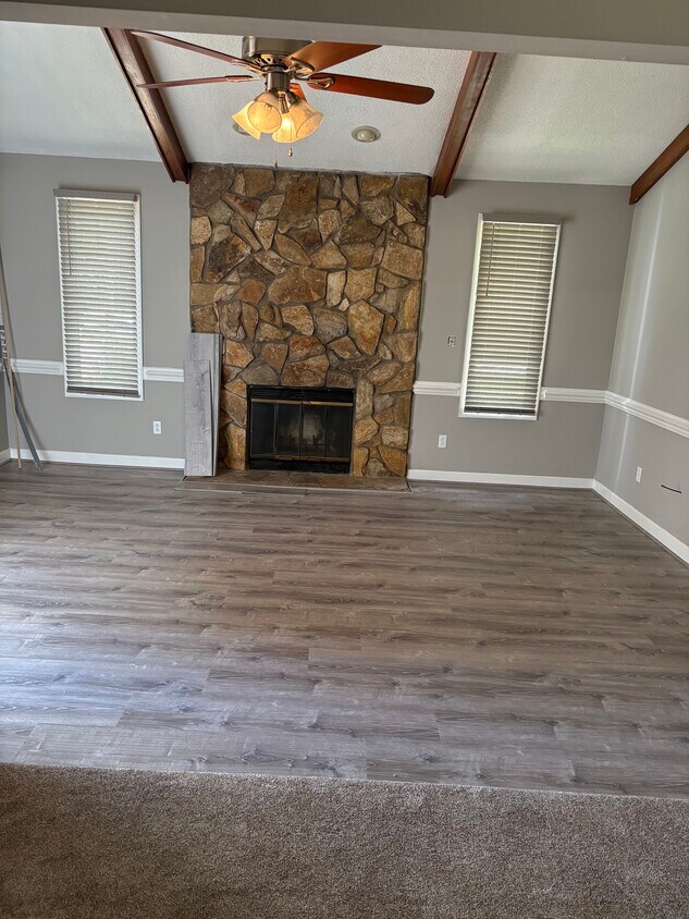Living Room - 5114 Highway 221
