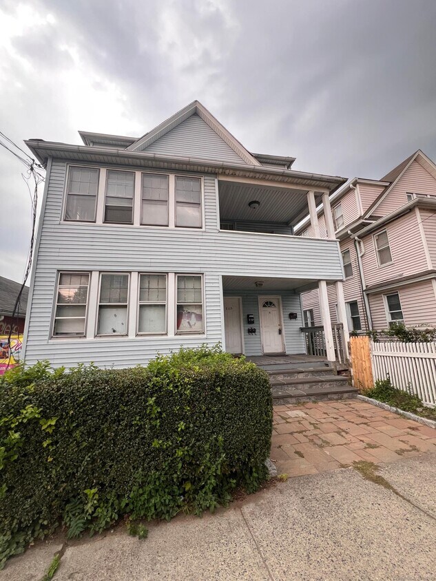 Foto principal - 2125 E Main St