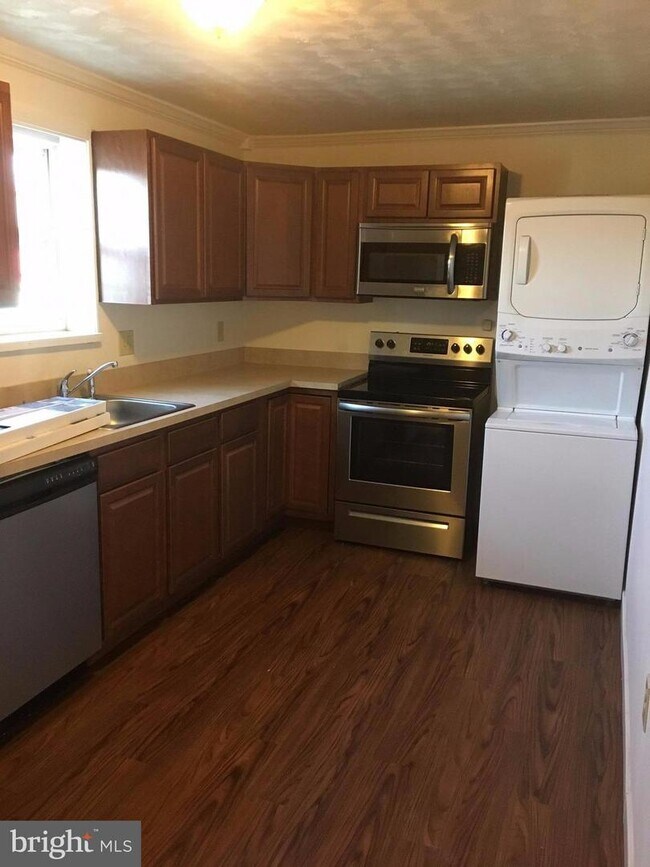 Foto del edificio - 17079 Dahlgren Rd