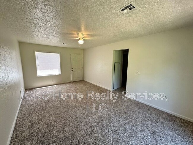 Building Photo - 4117 N Libby Ave