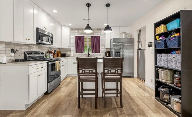 Foto del edificio - 601 Hackberry Dr