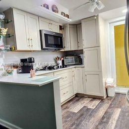Foto del edificio - 2431 SW 82nd Ave