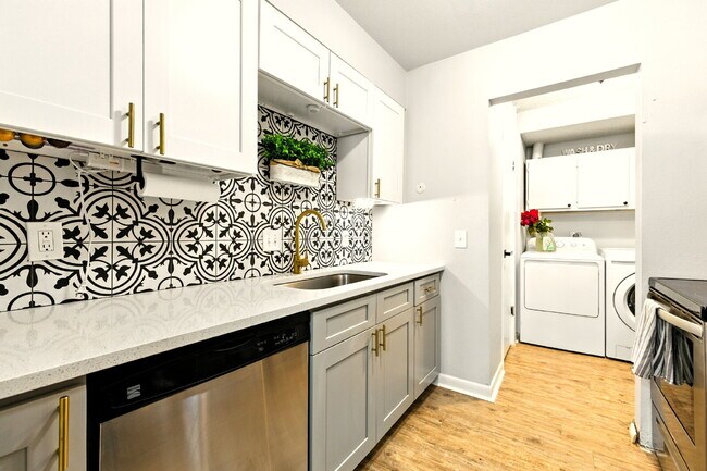 Foto del edificio - Welcome to Your New Home in the Heart of Denver!