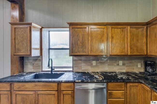 Building Photo - 2116 Bayou Darbonne Dr