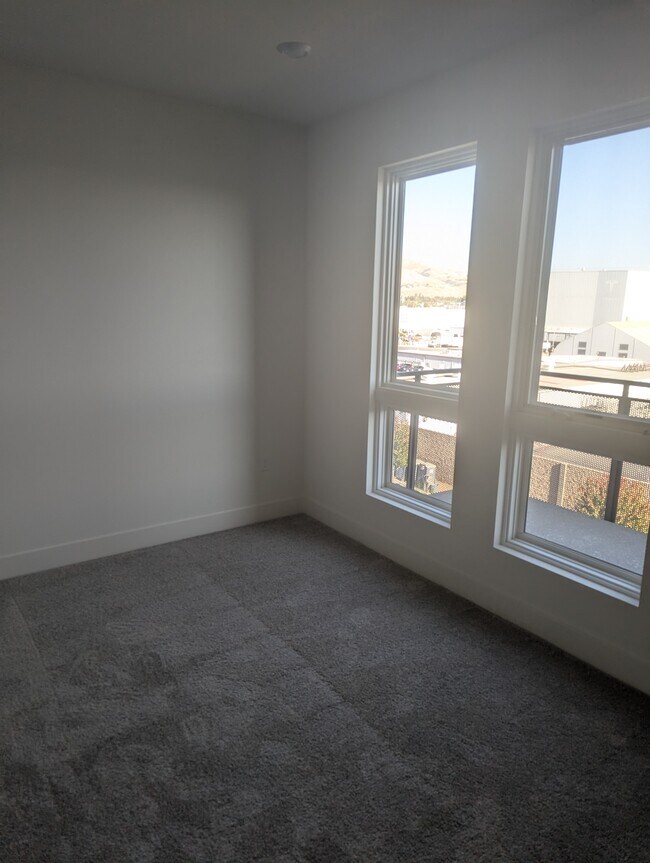 Foto del edificio - 3698 Vision Cmn