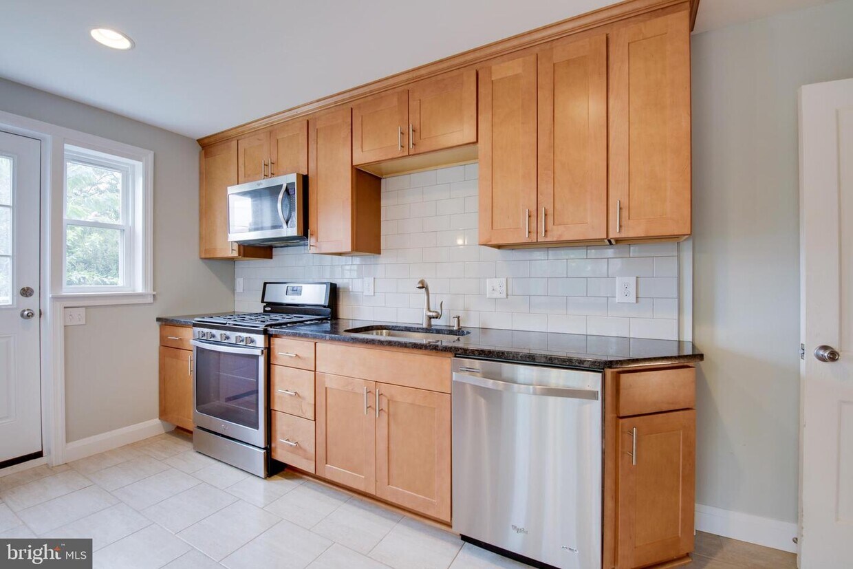 Foto principal - 8435 Pleasant Plains Rd