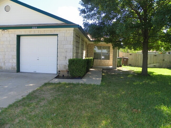 Building Photo - 509.511 Texas Ave