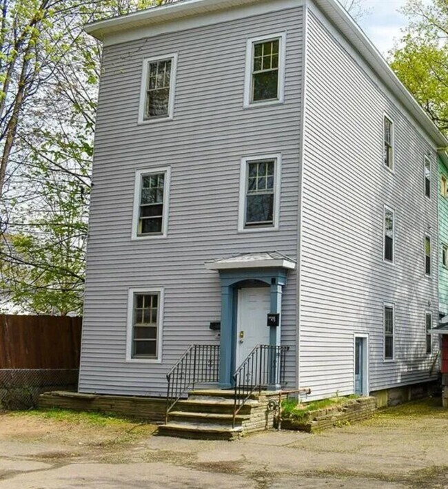 Building Photo - 1706 Tracy St