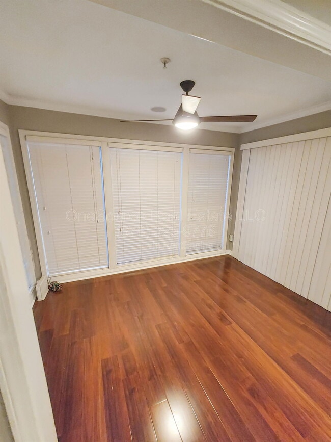Building Photo - 401 Augusta Dr
