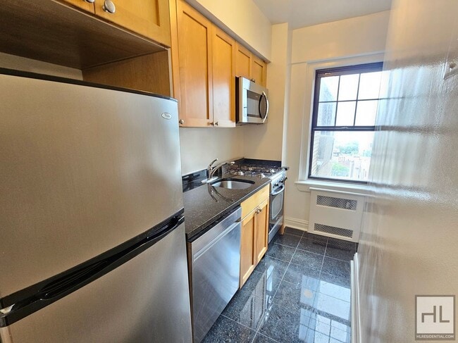 Building Photo - Studio Apartment in West Village | 11th Fl...