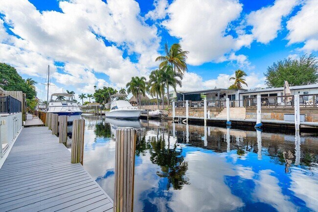 Foto del edificio - 2431 Key Largo Ln