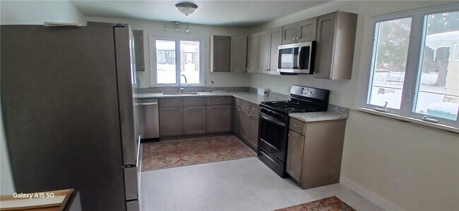 Foto del edificio - 38 Crossfield Rd