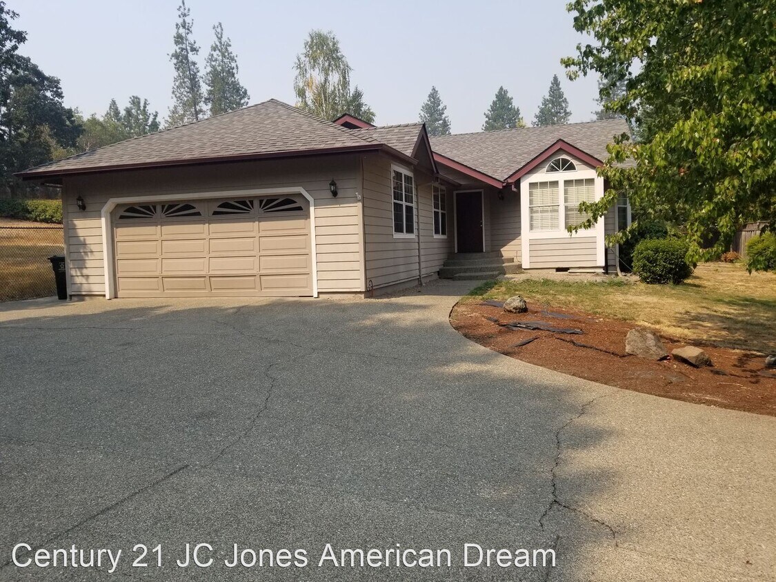 4 br, 2 bath House 2504 NW Lassen Way House Rental in Grants Pass
