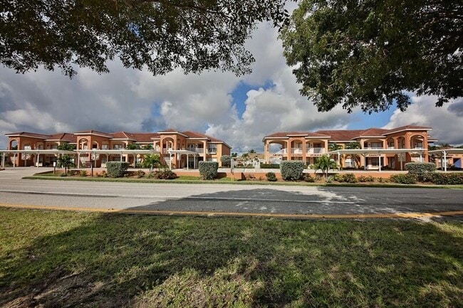 Interior Photo - Santa Barbara Villas - Move in Special