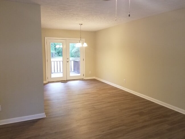 Building Photo - 1151 Bouldercrest Cir