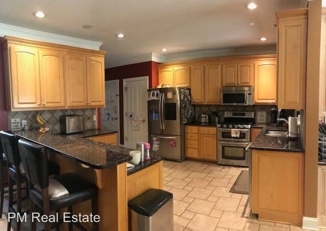Building Photo - 5 br, 2.5 bath House - 115 Pearce Drive