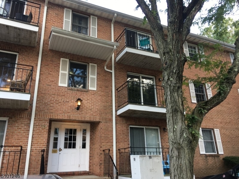 18 John St Unit 2B, Bloomfield, NJ 07003 Condo for Rent in Bloomfield
