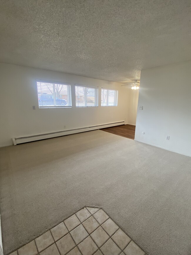 Building Photo - 4716 Routt St