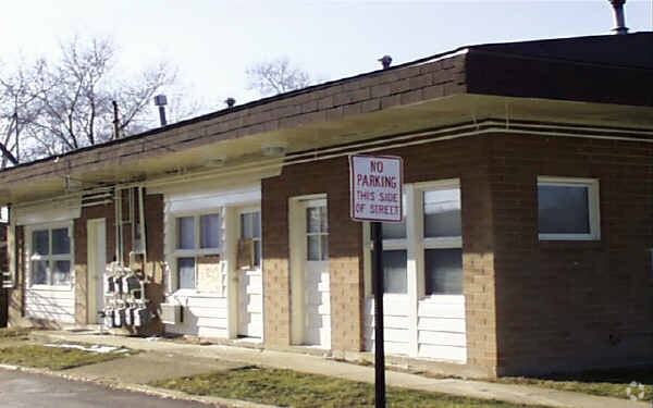 Building Photo - 100 N Rand Rd