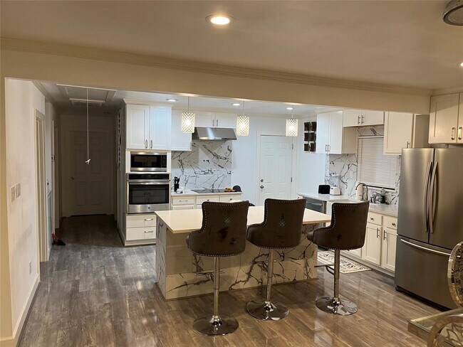 Foto del edificio - 3142 Oakdale St