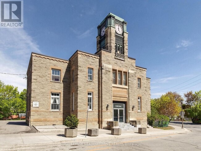 Building Photo - 70 Mill St