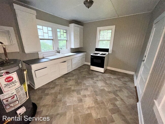 Building Photo - 2 br, 1 bath House - 1275 Doucette Avenue