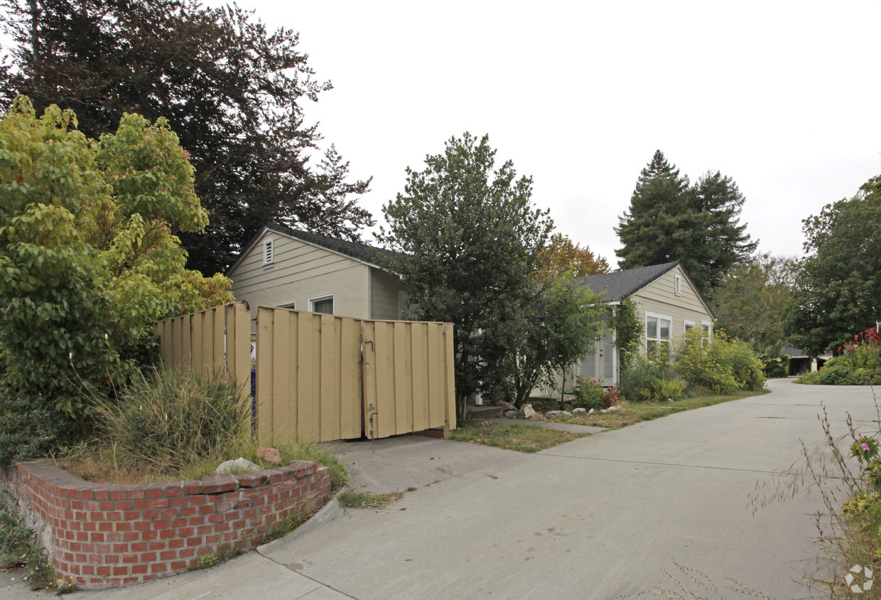 Primary Photo - Mission Street Cottages