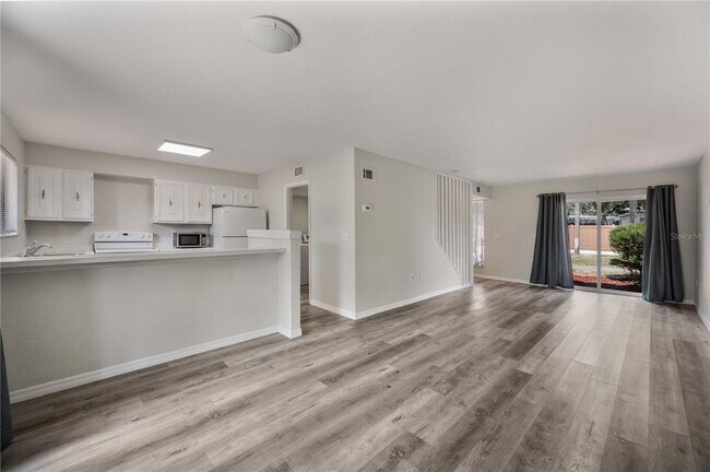 Foto del edificio - 1836 N Crystal Lake Dr