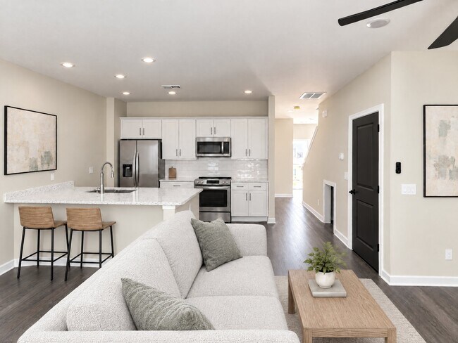 Building Photo - 213 Winding Chestnut Dr