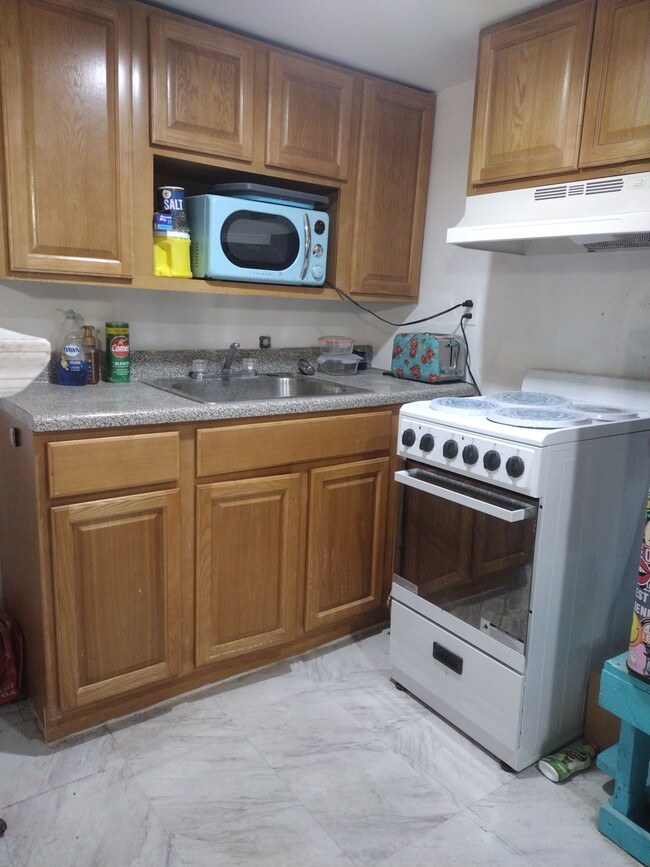 Kitchen - 3209 69th St