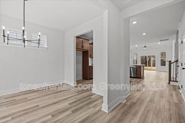 Building Photo - 507 Ml Pk Wy