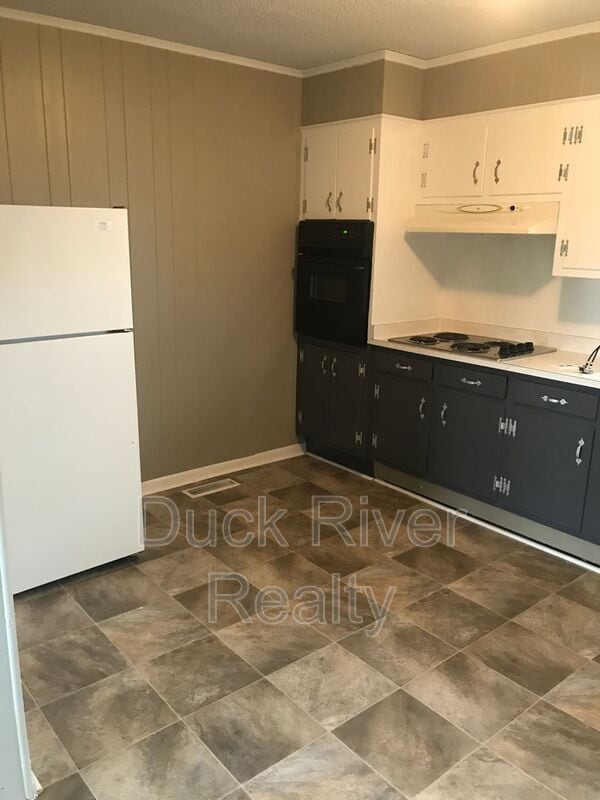 Building Photo - 413 S Laurel Cir