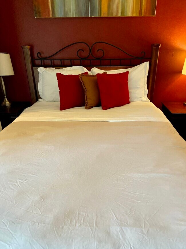 Bed - 9653 Spyglass Ave