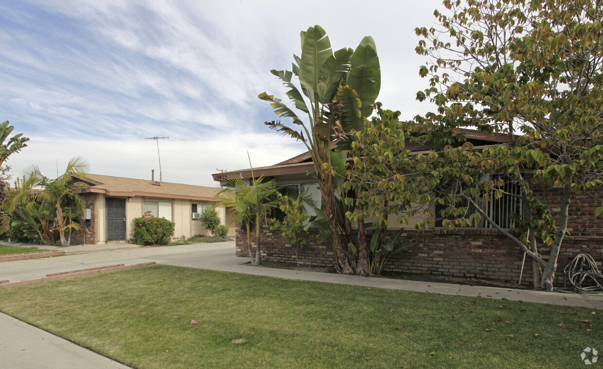 Building Photo - 13912-13922 Arizona St