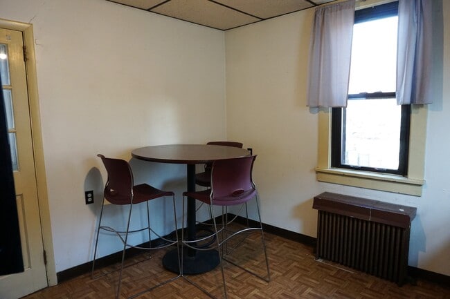 Building Photo - 311 Morrow Ave