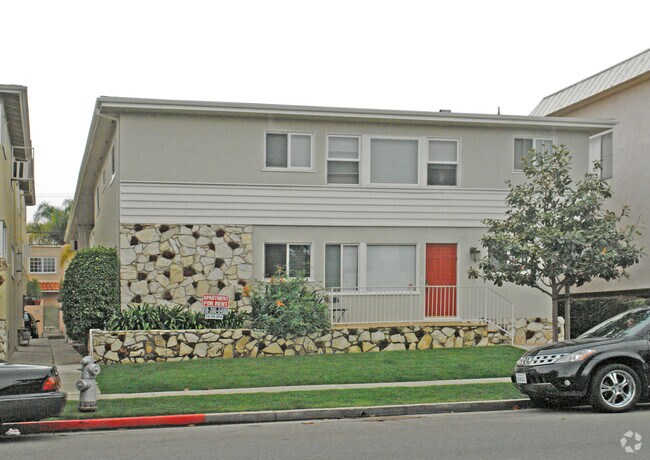 Foto del edificio - 313 S Doheny Dr