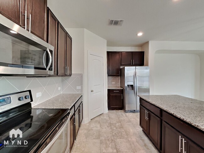 Foto del edificio - 13725 James Buchanan St