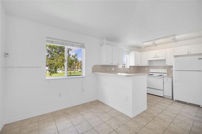 Building Photo - 1261 Southeast 28th Court Apt #206, Homest...