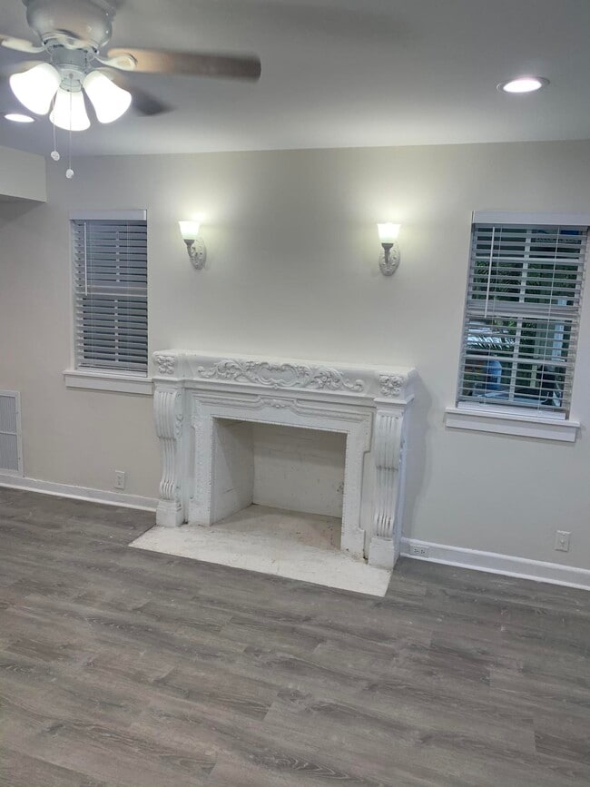 Building Photo - 2607 Spruce Ave
