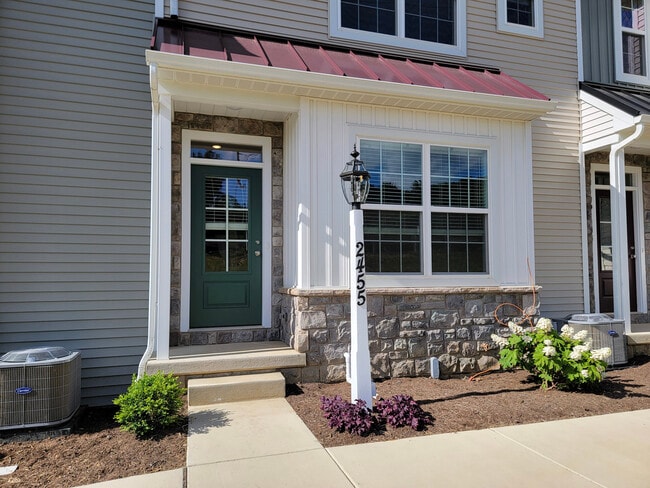 Building Photo - 2455 Artesian Way