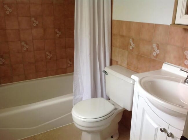 Building Photo - 1305 Periwinkle Pl